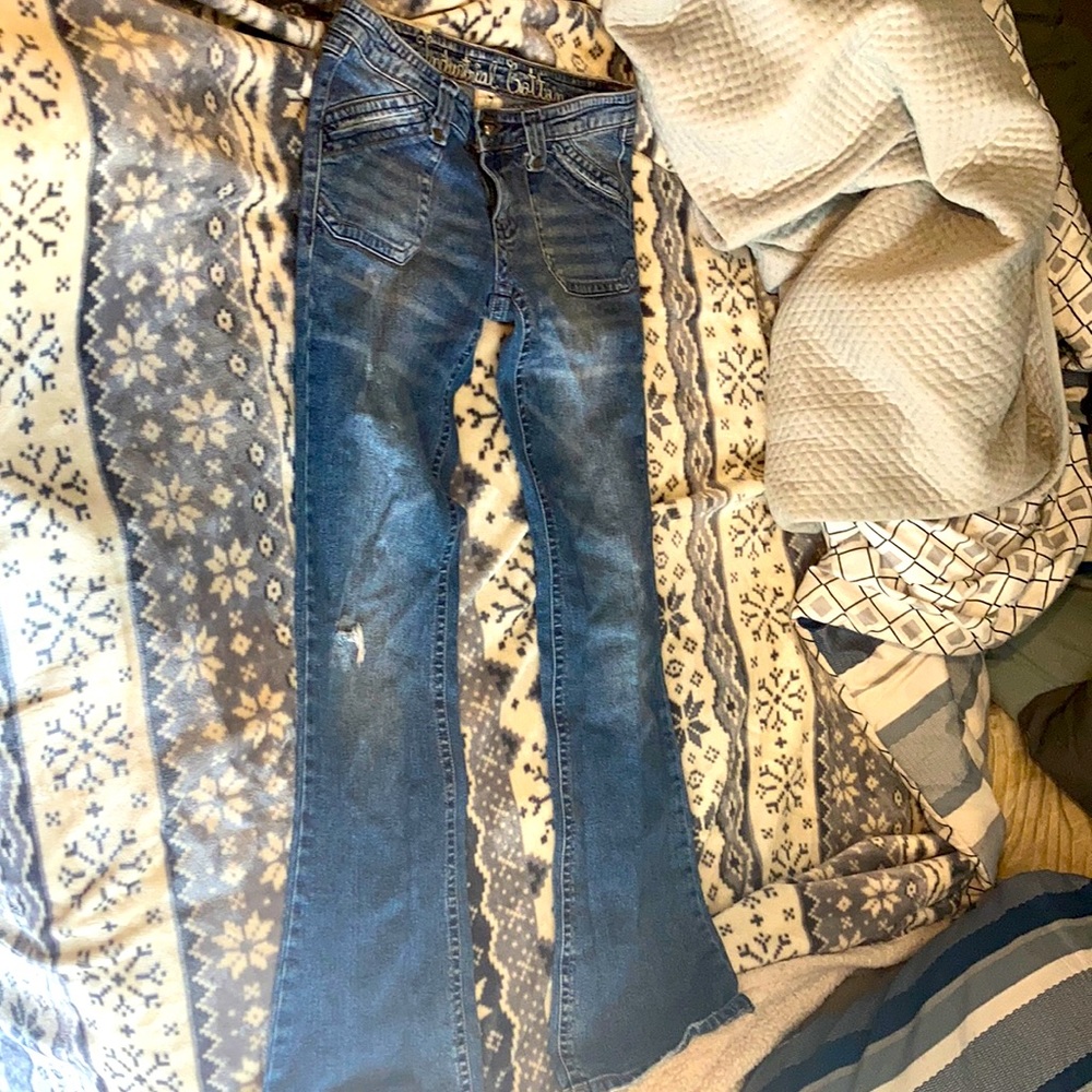 Women’s distressed jeans size 7